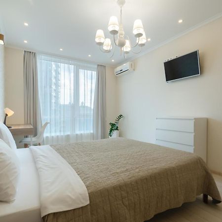 Petrovdom Apartments 3-143 In Rc Central Park, 7 John Mccain Street 基輔 外观 照片