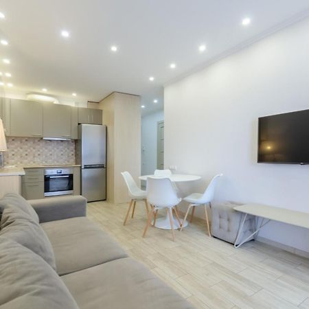Petrovdom Apartments 3-143 In Rc Central Park, 7 John Mccain Street 基輔 外观 照片