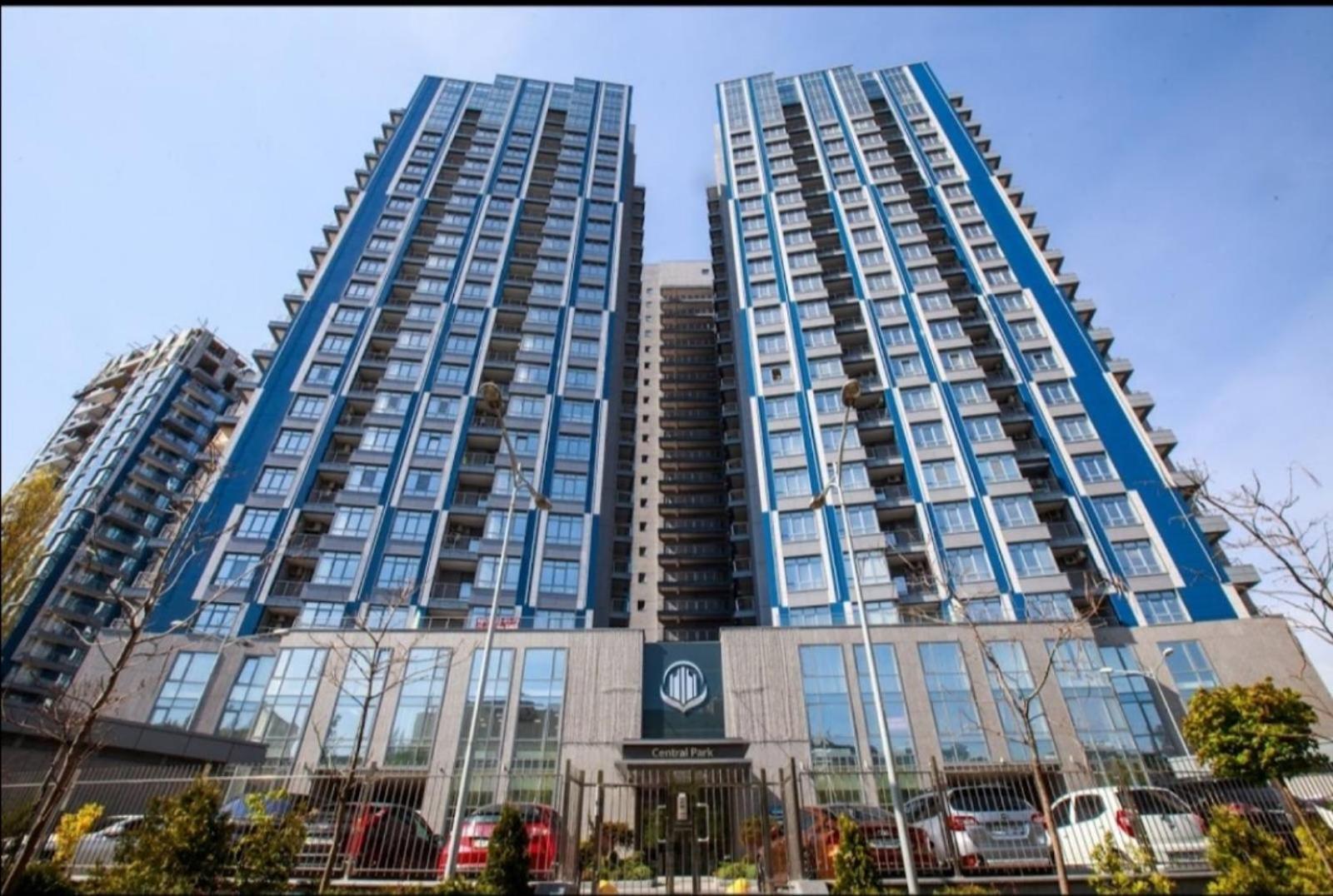 Petrovdom Apartments 3-143 In Rc Central Park, 7 John Mccain Street 基輔 外观 照片