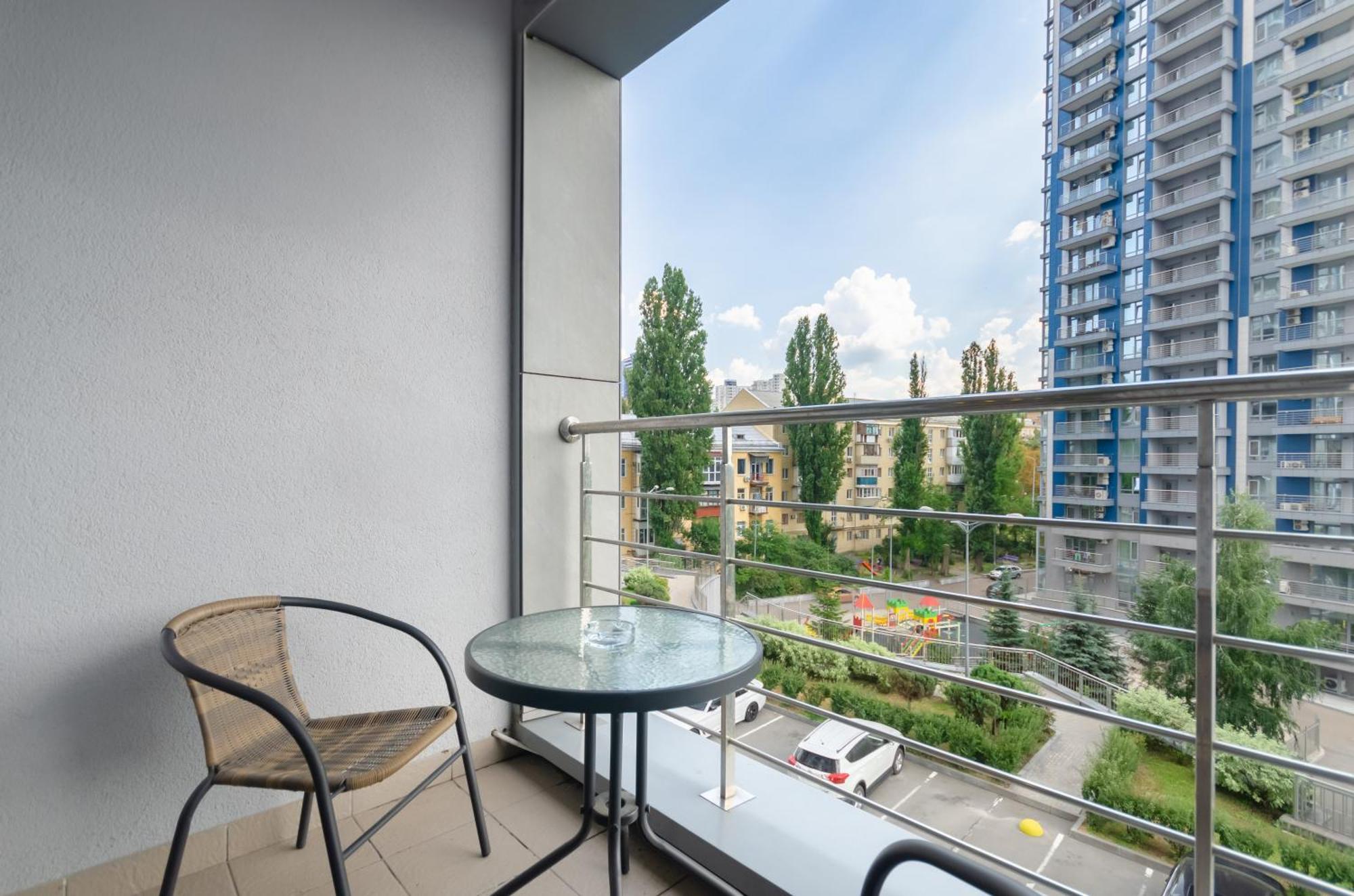 Petrovdom Apartments 3-143 In Rc Central Park, 7 John Mccain Street 基輔 外观 照片
