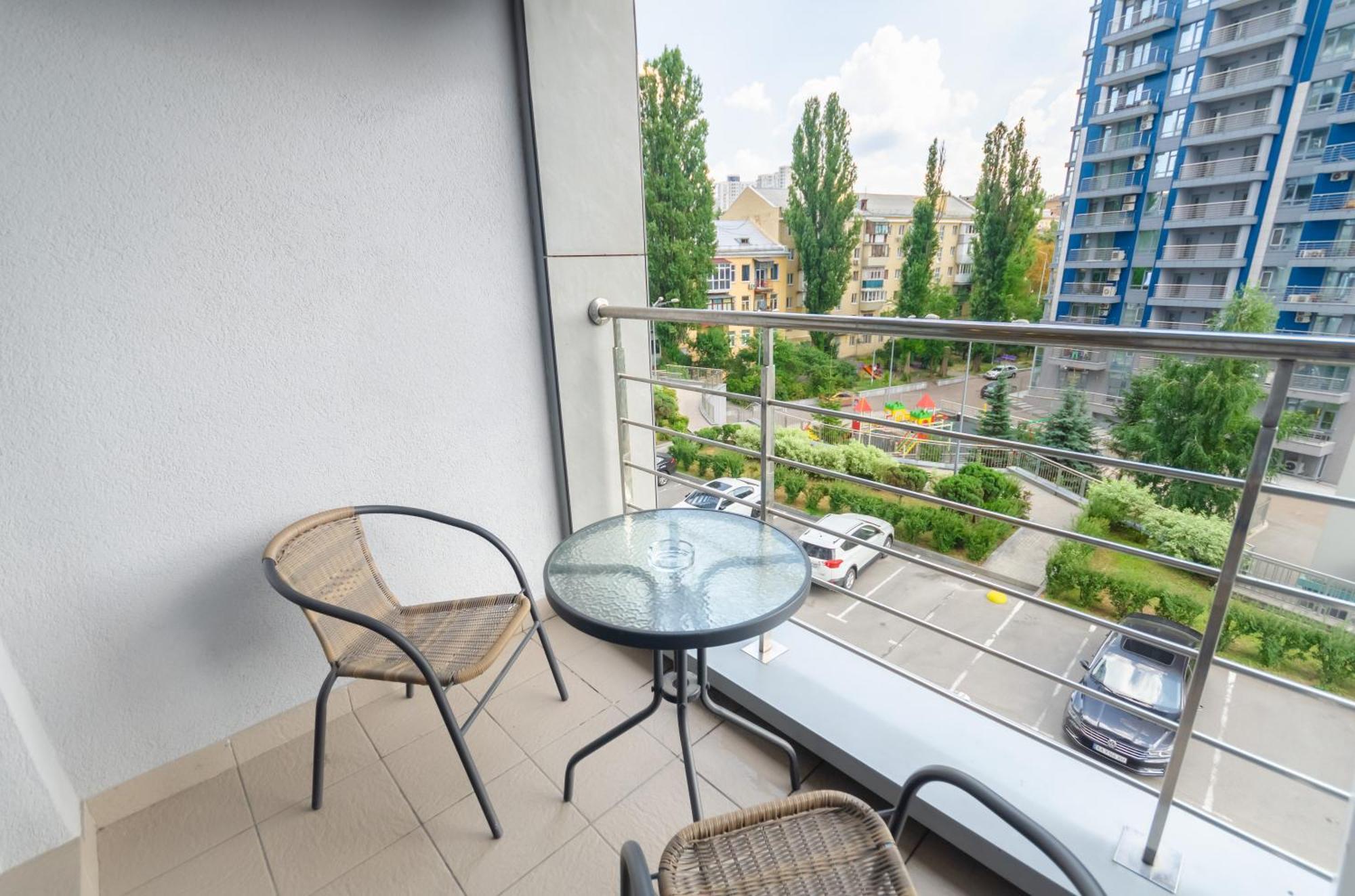 Petrovdom Apartments 3-143 In Rc Central Park, 7 John Mccain Street 基輔 外观 照片