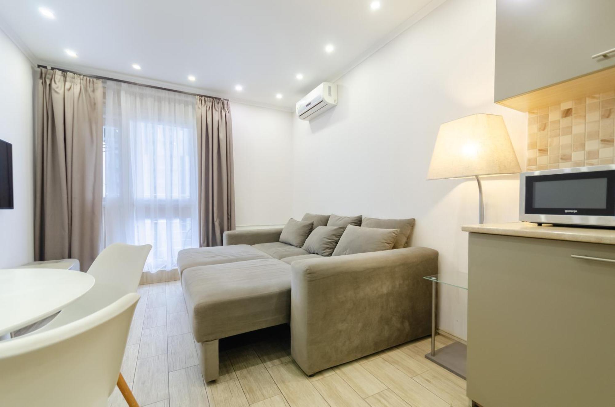 Petrovdom Apartments 3-143 In Rc Central Park, 7 John Mccain Street 基輔 外观 照片